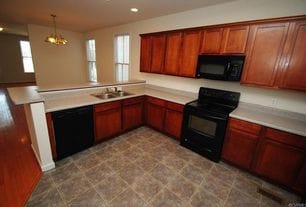 Kitchen - 915 Catherine St