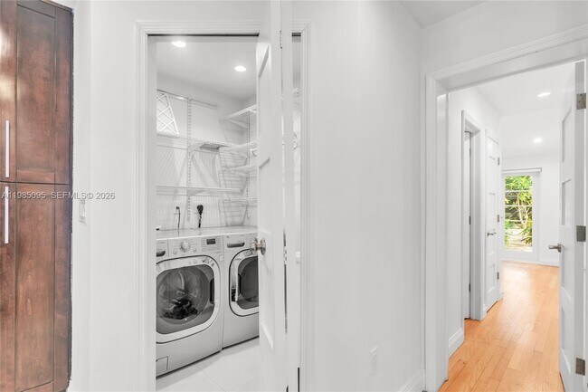 Building Photo - 776 NE 74th St