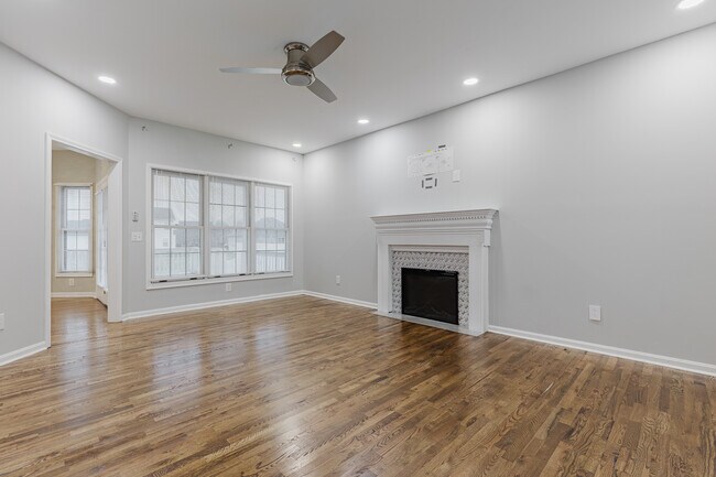 Building Photo - 404 Michigan Ave