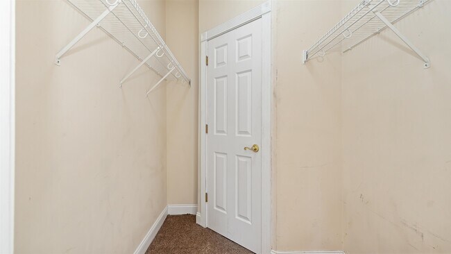 Building Photo - 4880 Dahlia Ct