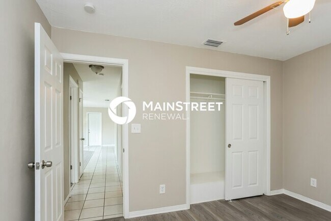 Building Photo - 3 Bedroom Pet-Friendly Home in St Petersburg, FL with Main Street Renewal