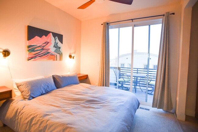 Building Photo - 3520 W Conejos Pl