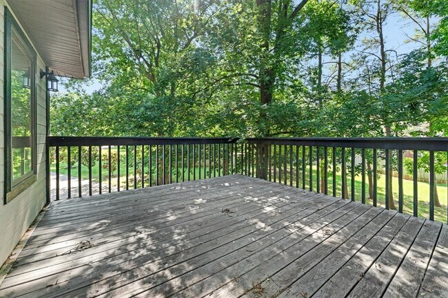 Building Photo - 3261 Eden Dr