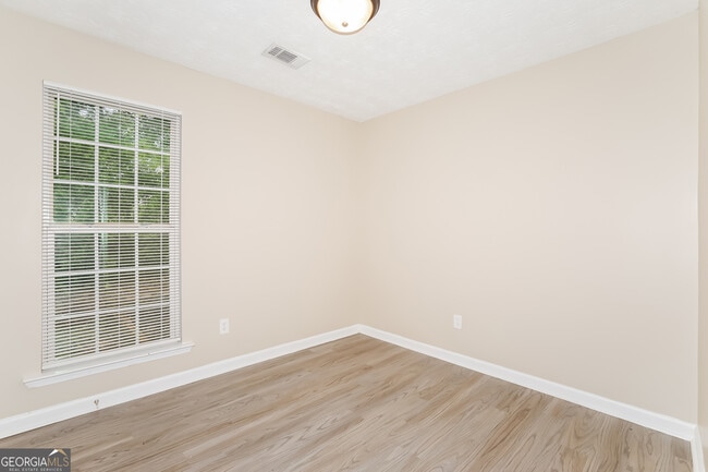 Building Photo - 1101 Overlook Dr
