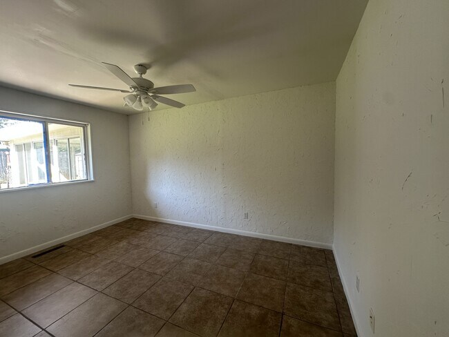 Building Photo - 2628 Keats Pl