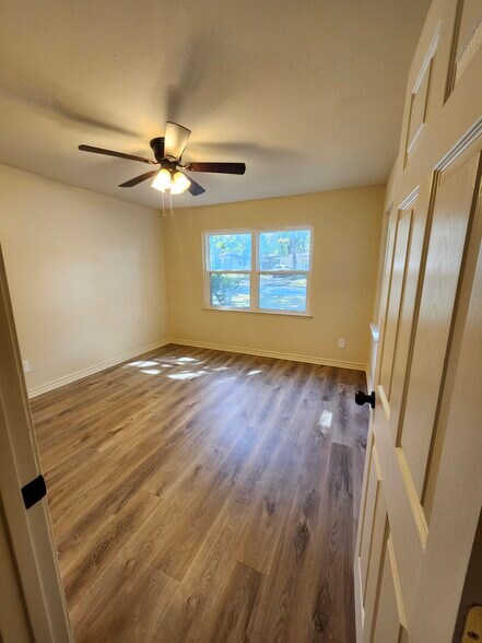 Bedroom 1 - 1602 Ravenwood Dr