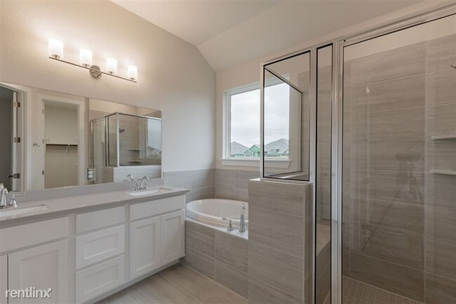 Building Photo - 3804 Sandhill Crane Dr