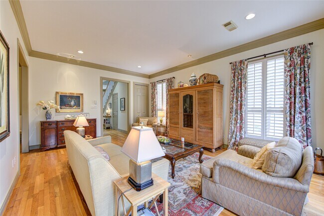 Building Photo - 6811 Staffordshire Blvd