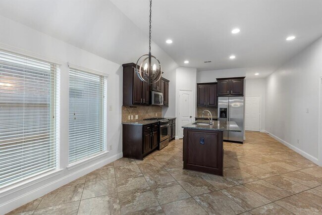 Building Photo - 1315 Cameron Park Ln