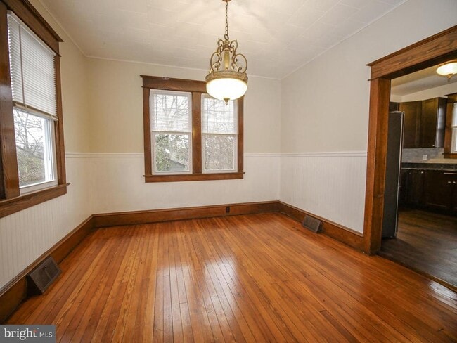 Building Photo - 332 Crown Point Rd