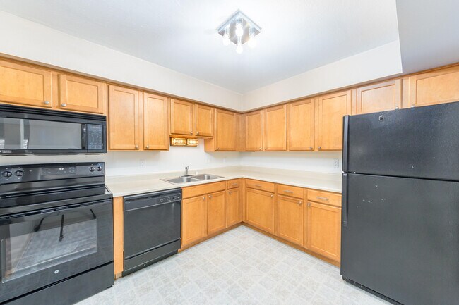 Building Photo - 19130 Northridge Dr