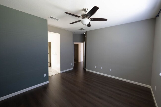Building Photo - Lovely 3 bedroom home for rent in Hanford CA