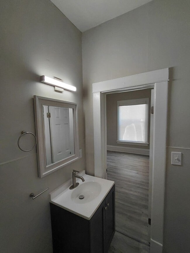 Interior Photo - 316 - 320 Maple Ave 6 Unit