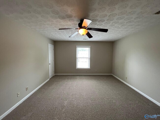 Building Photo - 2006 Lancaster Ave SW