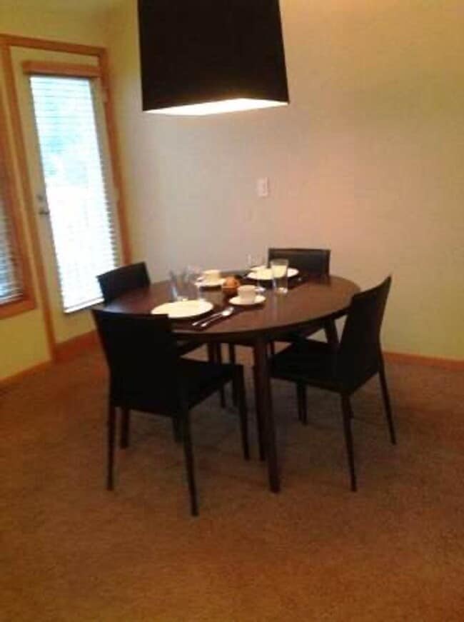 Building Photo - AVAILABLE June 1st! Spacious and Updated 2 Bedroom, 1.5 Bathroom Townhome