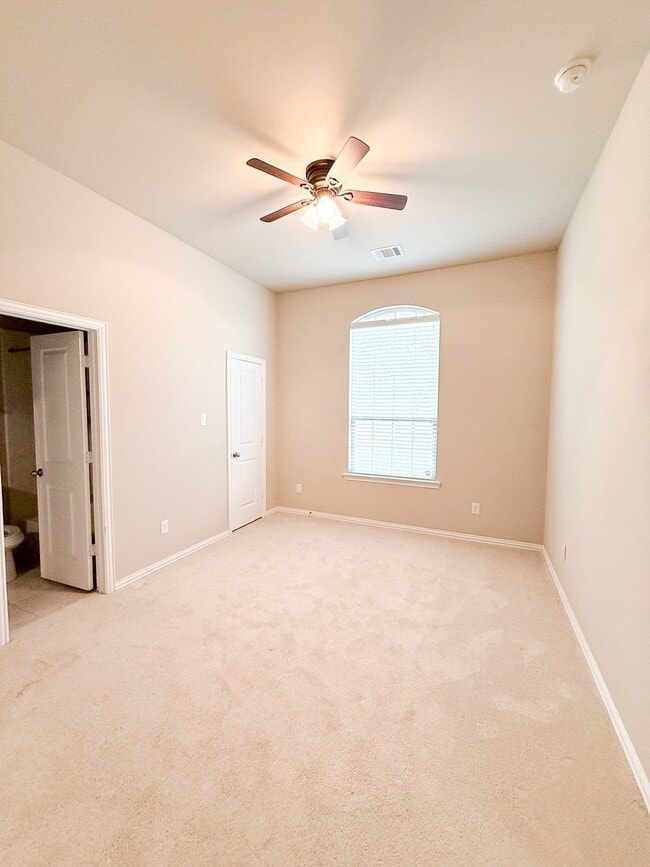 Building Photo - 10810 Kennowy Ct