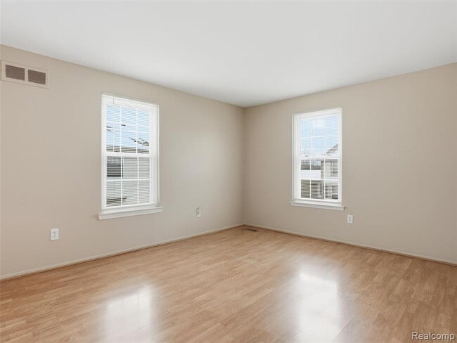 Building Photo - 35213 Taffy Dr