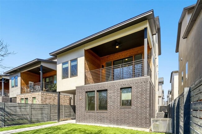 Building Photo - 5002 Pecan Springs Rd