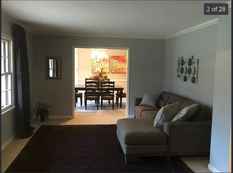 Building Photo - 420 Deerwood Dr