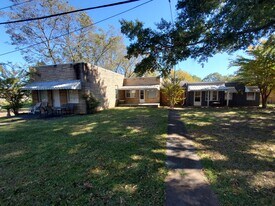Building Photo - 1713 Darwin Rd SE