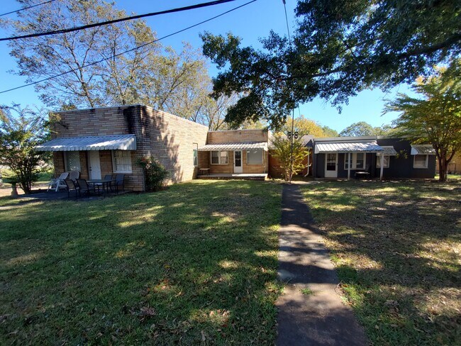 Building Photo - 1713 Darwin Rd SE