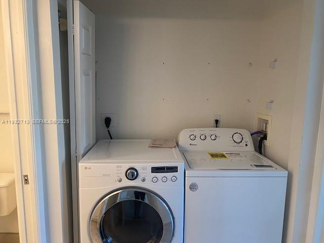 Building Photo - 8060 N Nob Hill Rd