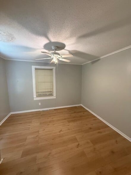 Building Photo - 725 W Holly Hill Rd