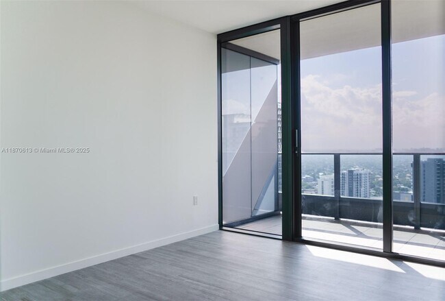 Building Photo - 1000 Brickell Plaza