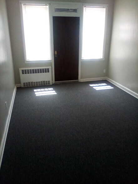 Building Photo - 626 Remsen Ave