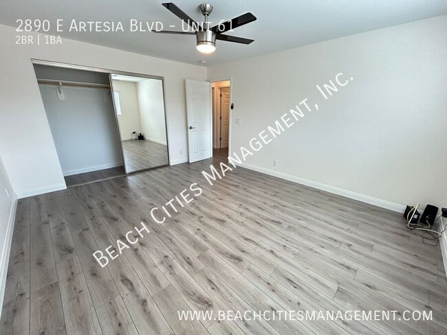 Building Photo - Remodeled 2 Bedroom, 1 Bath with 1 Parking...