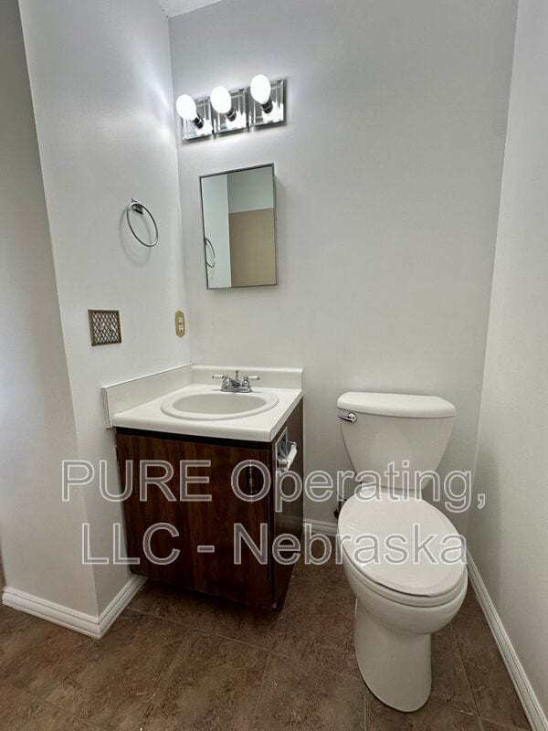 Building Photo - 1631 N 109th Plaza