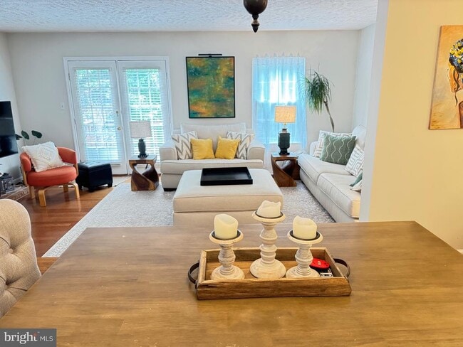 Building Photo - 1549 Autumn Ridge Cir