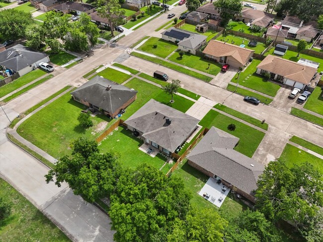Building Photo - 15439 Indian Woods Dr
