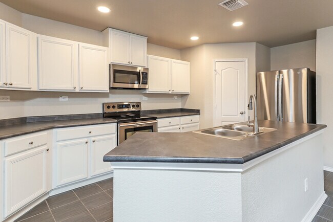 Building Photo - 6806 Slaton Fields