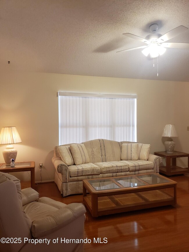 Building Photo - 7431 Flyway Dr