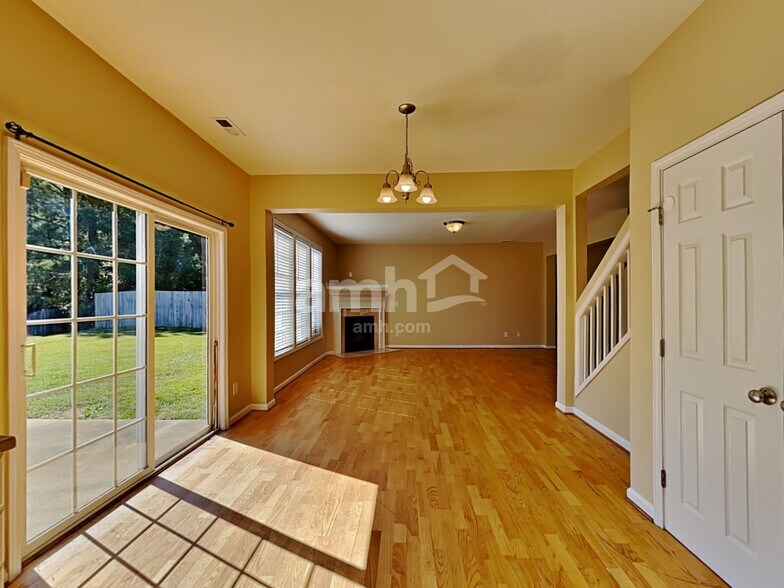 Building Photo - 129 Longbay St