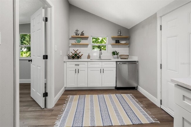 Building Photo - 1606 E Osborne Ave