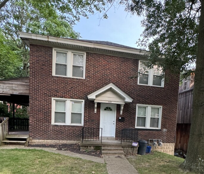 Building Photo - 662 Forest Ave