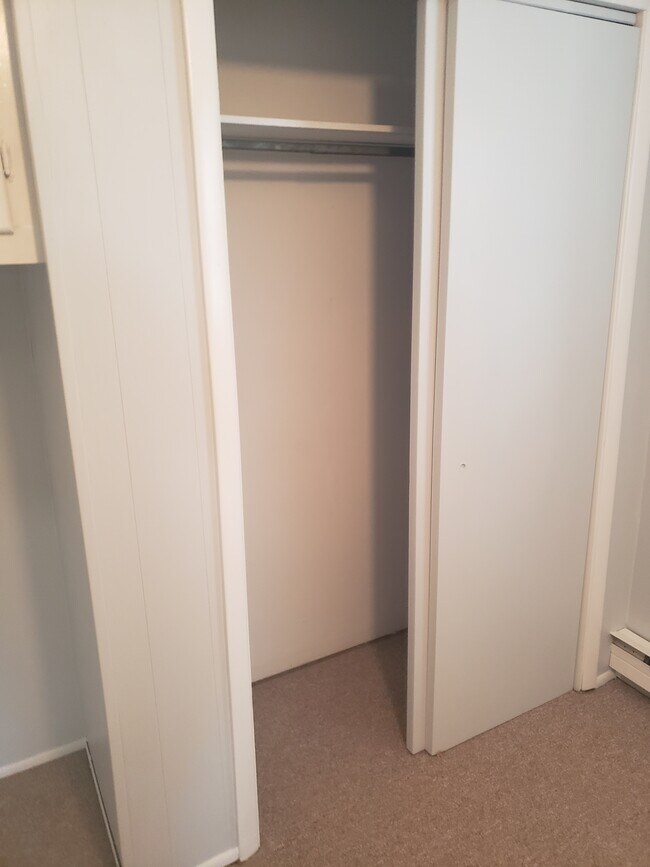 Building Photo - 19 Maplewood Ave