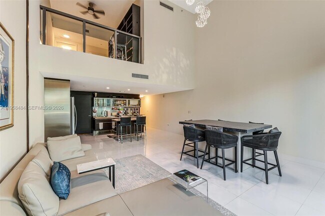 Building Photo - 6000 Collins Ave