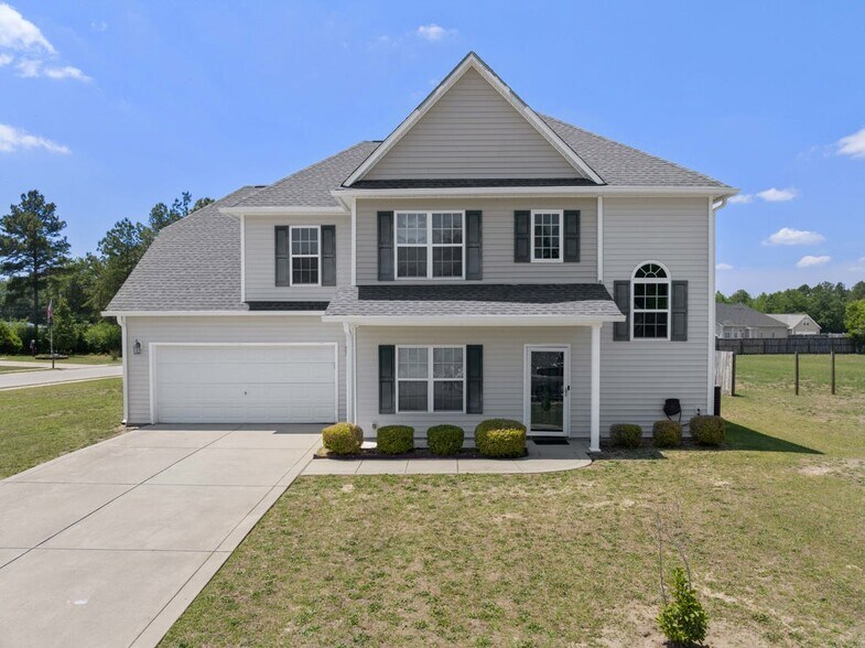 Building Photo - 121 Feathers Ln