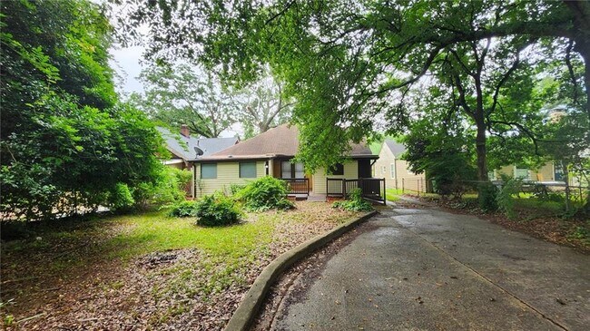 Building Photo - 1029 Katherwood Dr SW