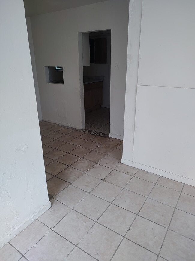 Building Photo - 538 State St