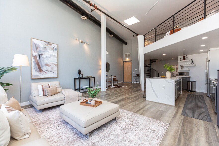 Building Photo - 346 1st St