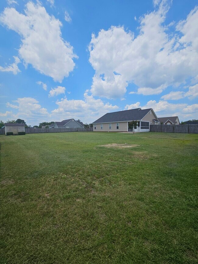 Building Photo - 389 Ivywood Ln