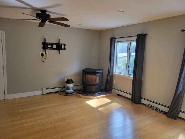 Building Photo - 37 Golden Hills Rd