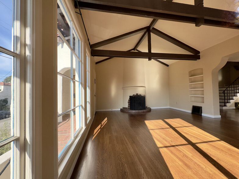 Building Photo - 1645 Scenic Ave