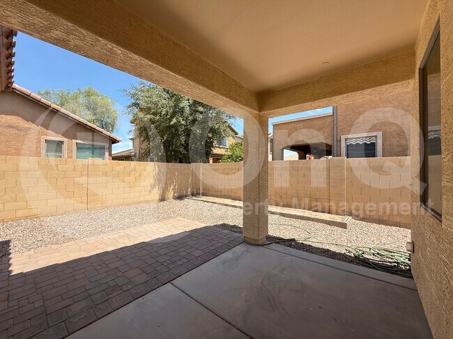 Building Photo - 4072 E Cherry Hills Dr