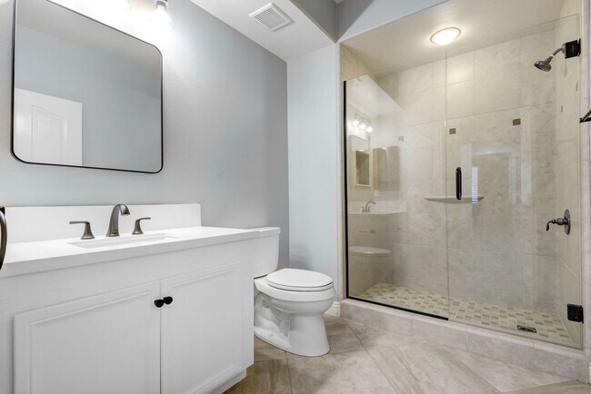 Building Photo - 8426 Flora Ln