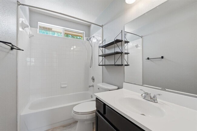 Building Photo - 2913 Wavecrest Blvd